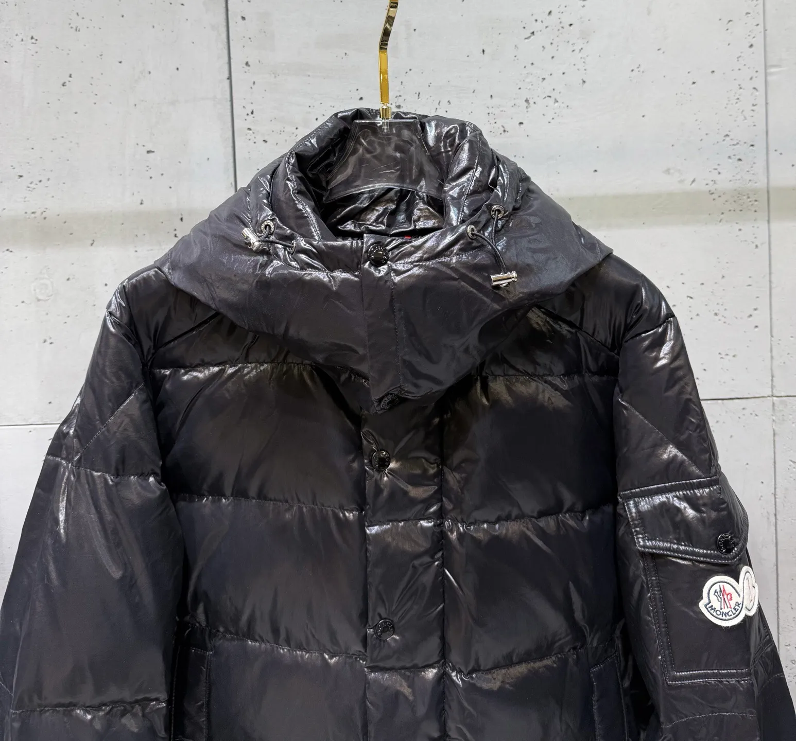 P390 Moncler/ 2026 70 、 。 DNA ， ， 。 Classic ， 、 。 Classic 70 。 Quality， 90 ，Premium Quality ， ，Black ！ Sizes M-3XL